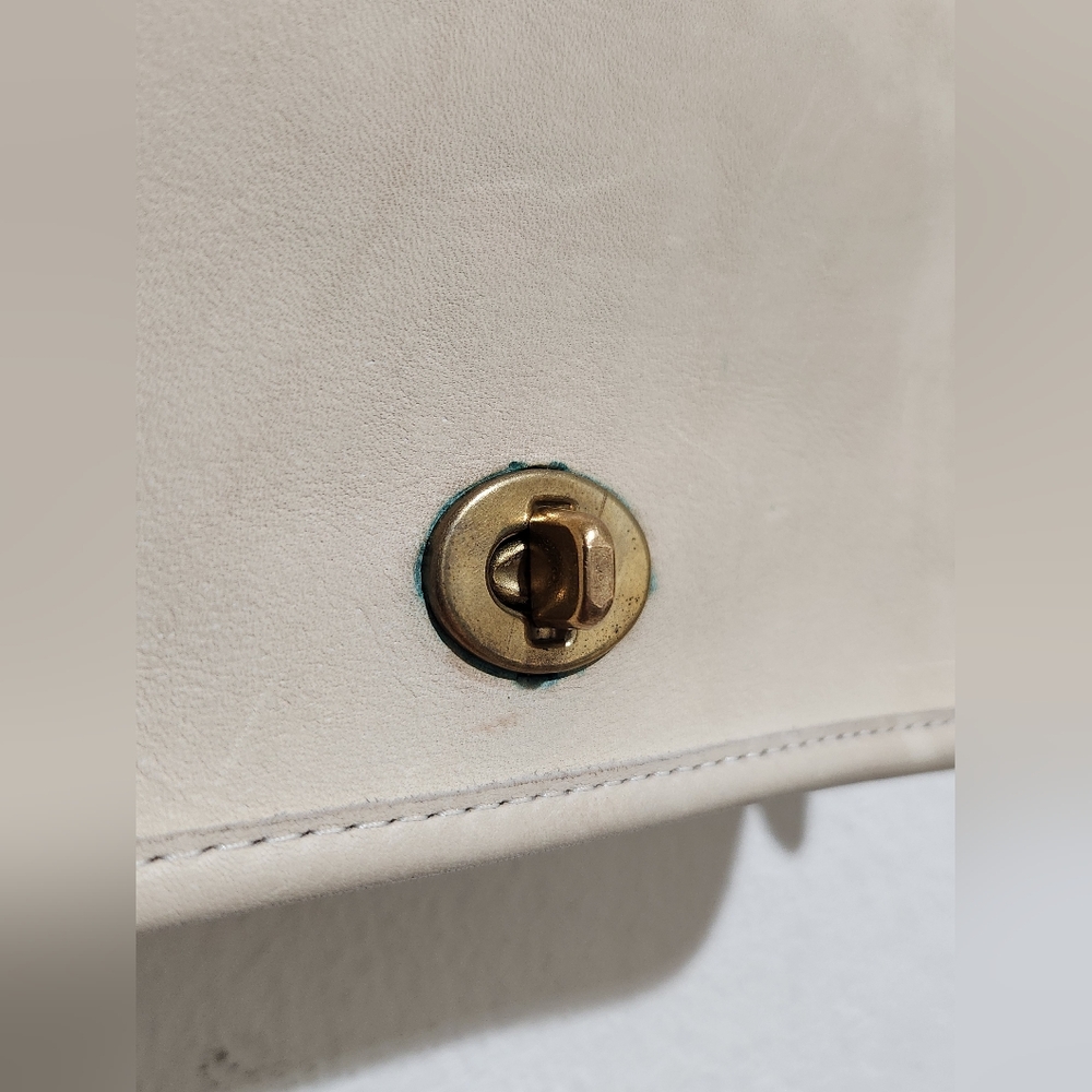 Vintage Coach Shoulder Purse 9385 - Bone - Picture 5 of 15
